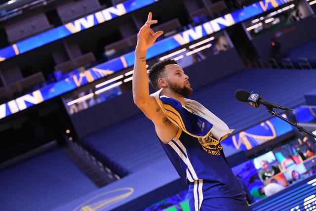 加兰25+8库里仅得11分 骑士大胜勇士豪取7连胜